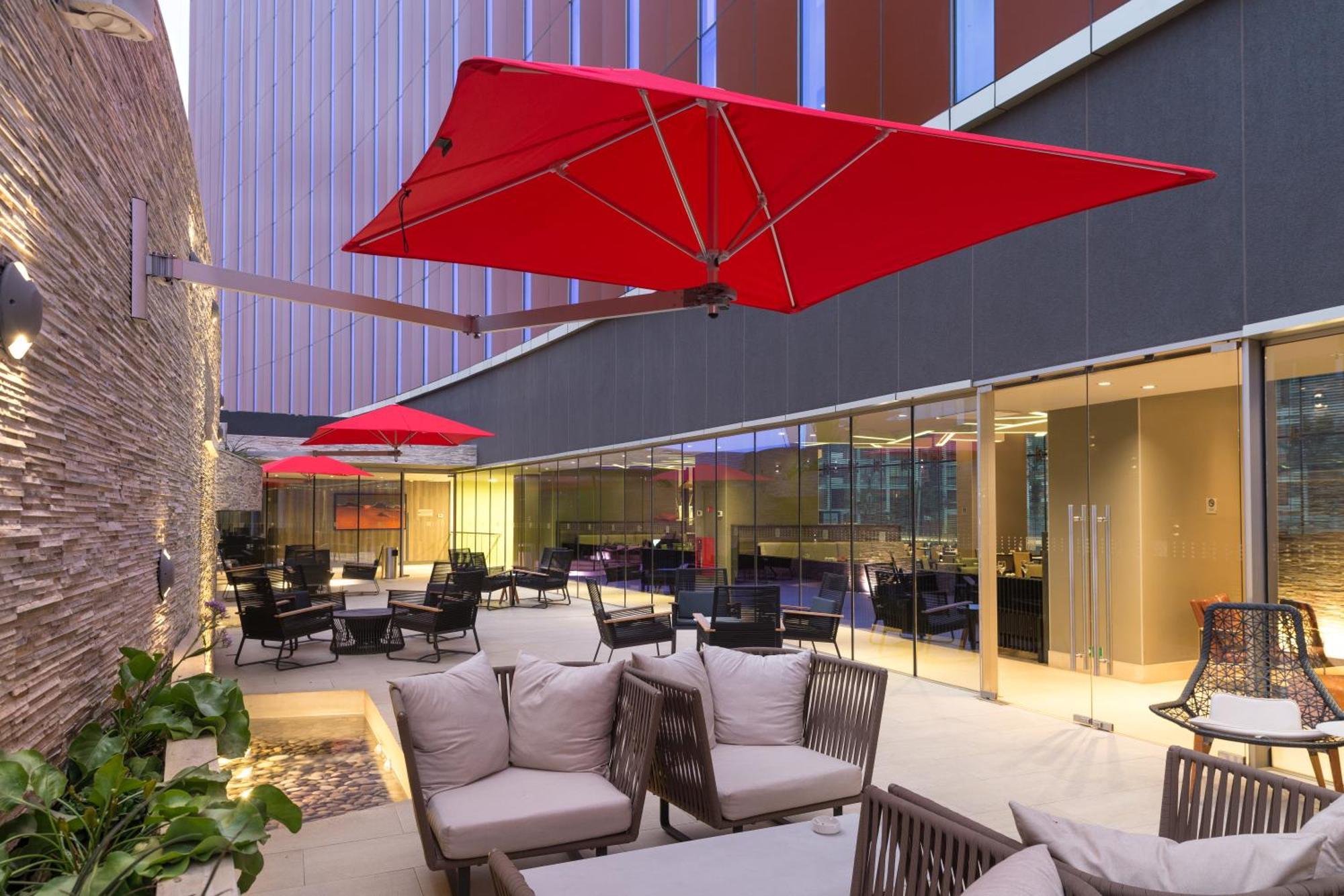 Hilton Garden Inn איקוויקה מראה חיצוני תמונה