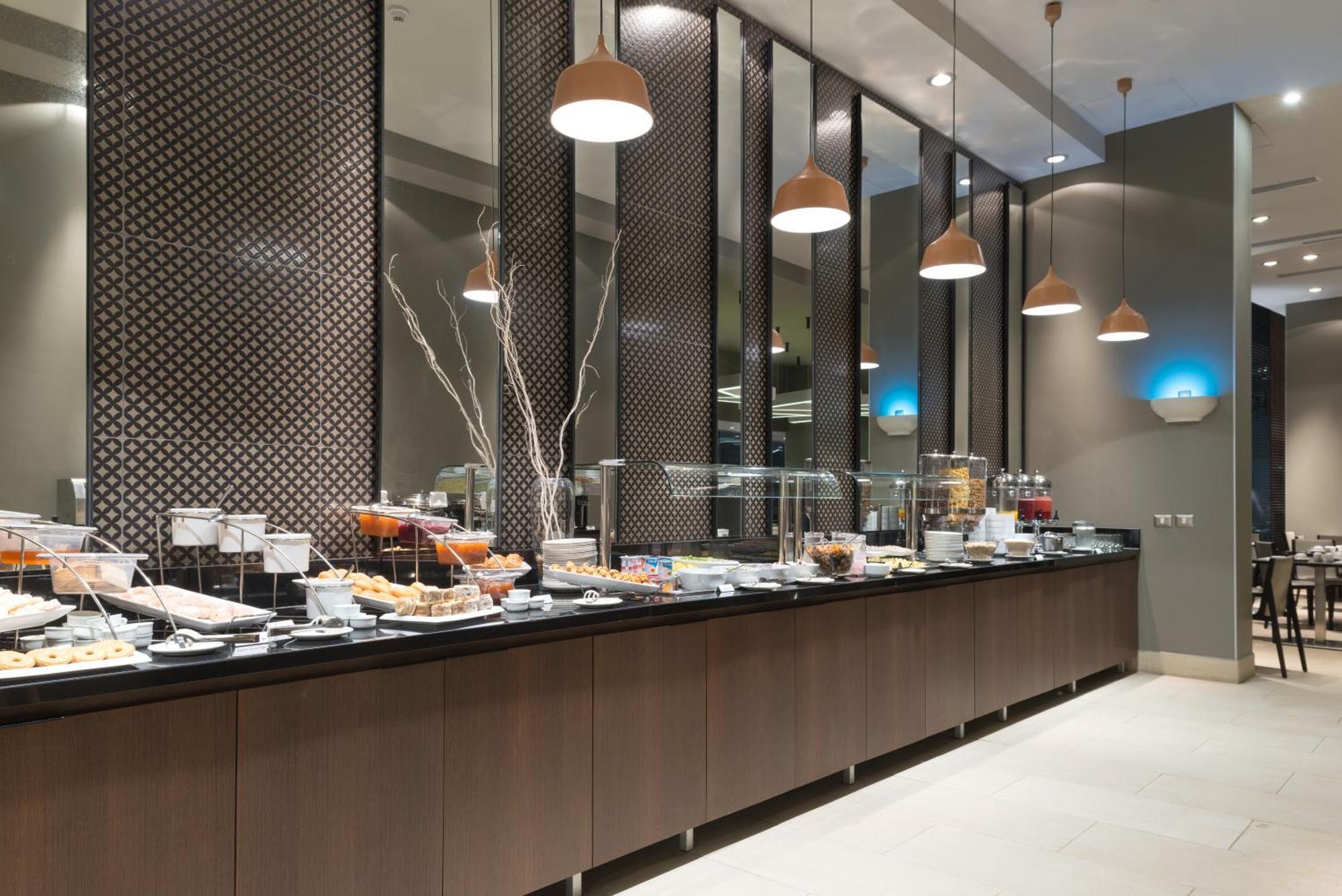 Hilton Garden Inn איקוויקה מראה חיצוני תמונה