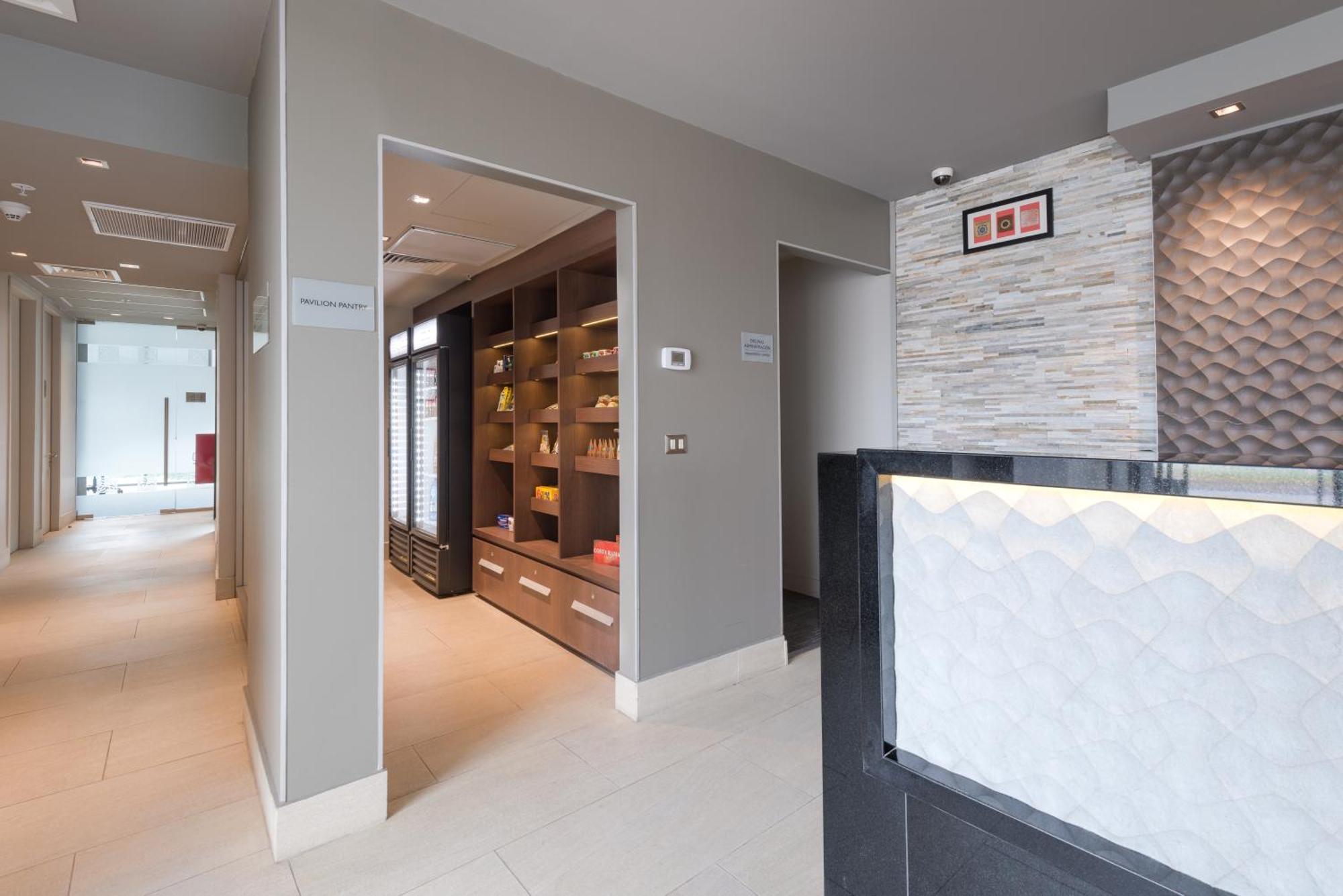 Hilton Garden Inn איקוויקה מראה חיצוני תמונה