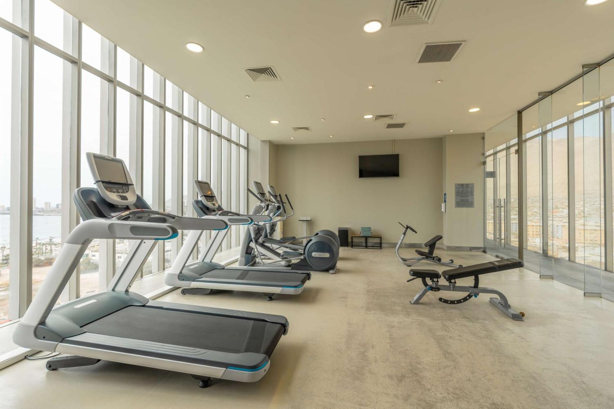 Hilton Garden Inn איקוויקה מראה חיצוני תמונה