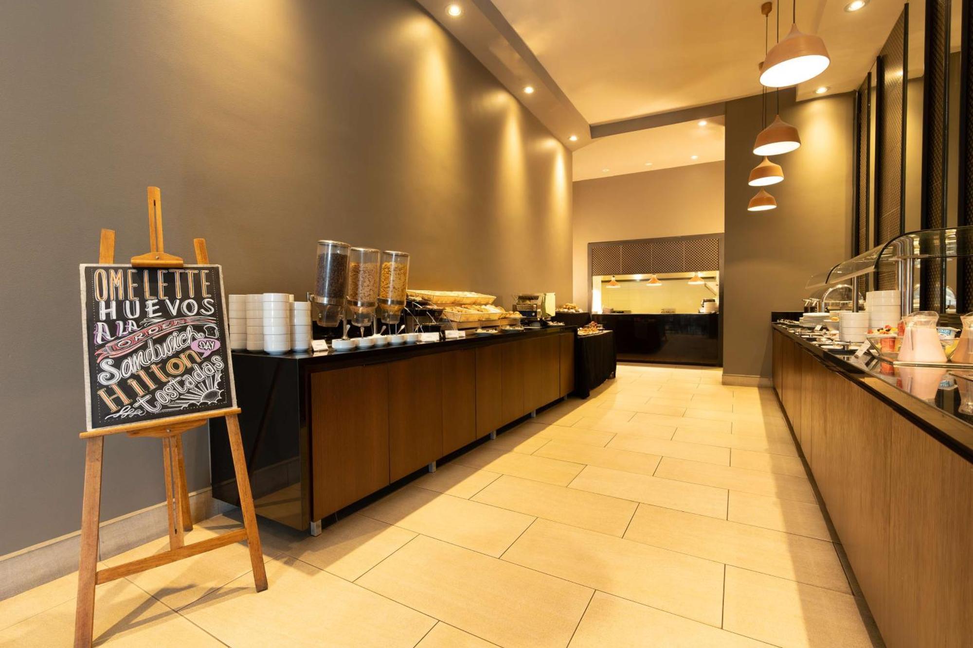 Hilton Garden Inn איקוויקה מראה חיצוני תמונה