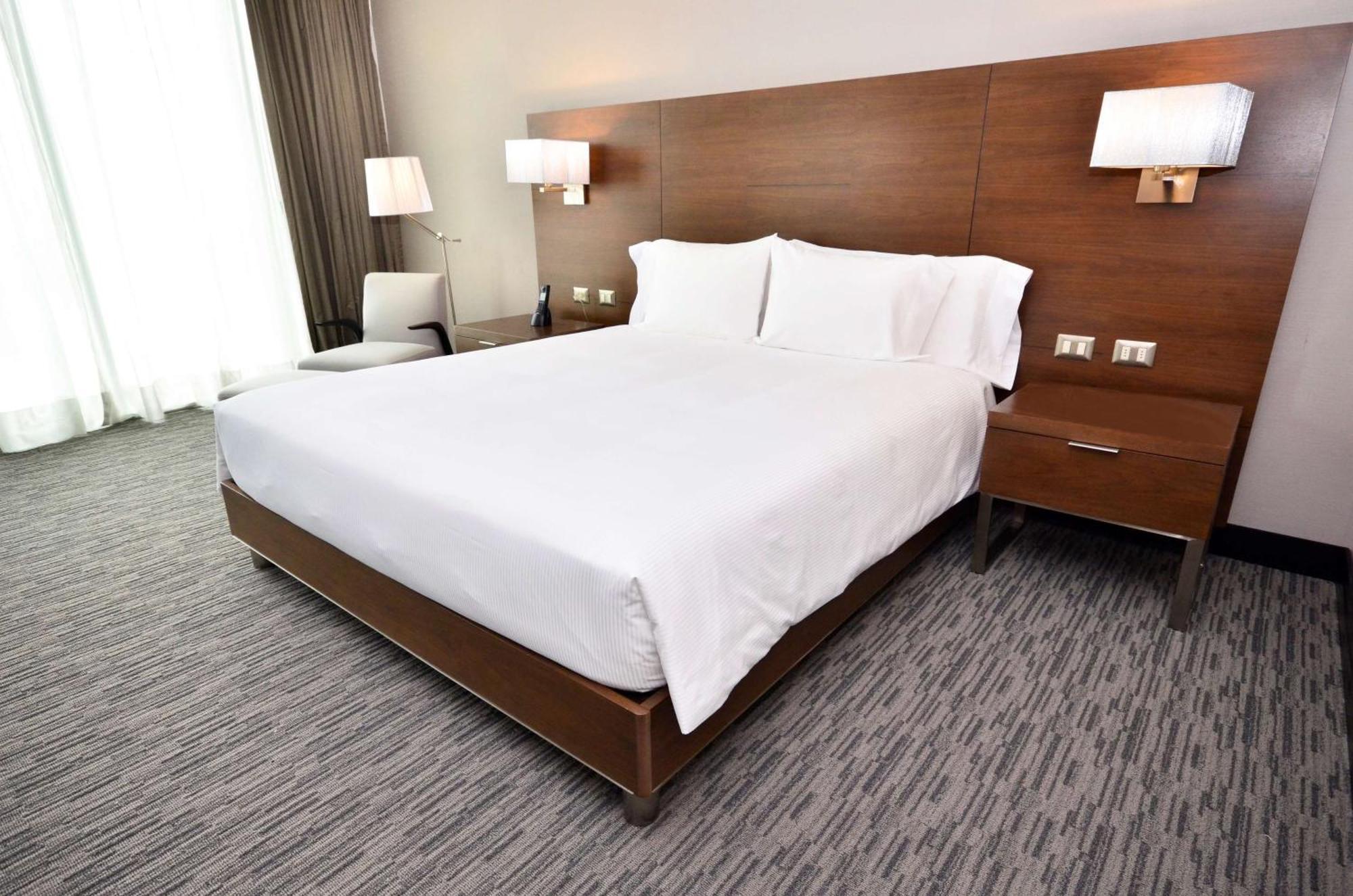Hilton Garden Inn איקוויקה מראה חיצוני תמונה