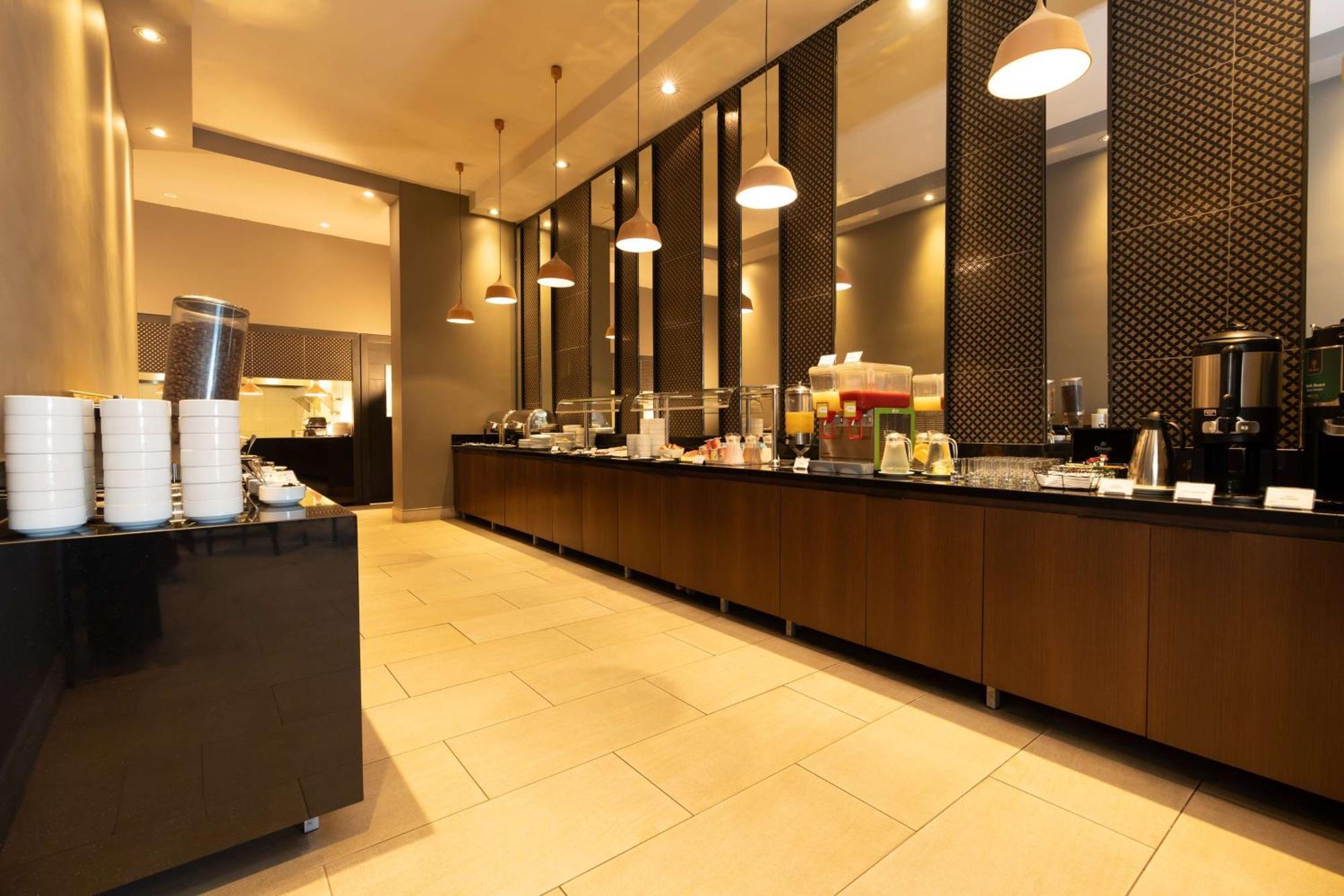 Hilton Garden Inn איקוויקה מראה חיצוני תמונה