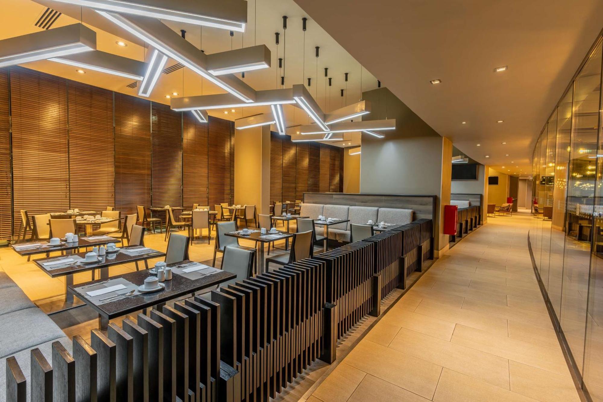 Hilton Garden Inn איקוויקה מראה חיצוני תמונה