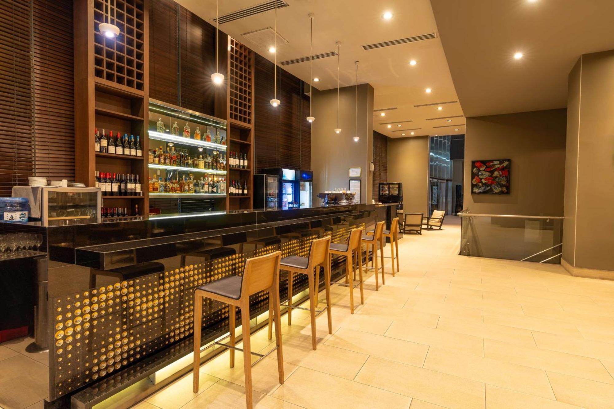 Hilton Garden Inn איקוויקה מראה חיצוני תמונה