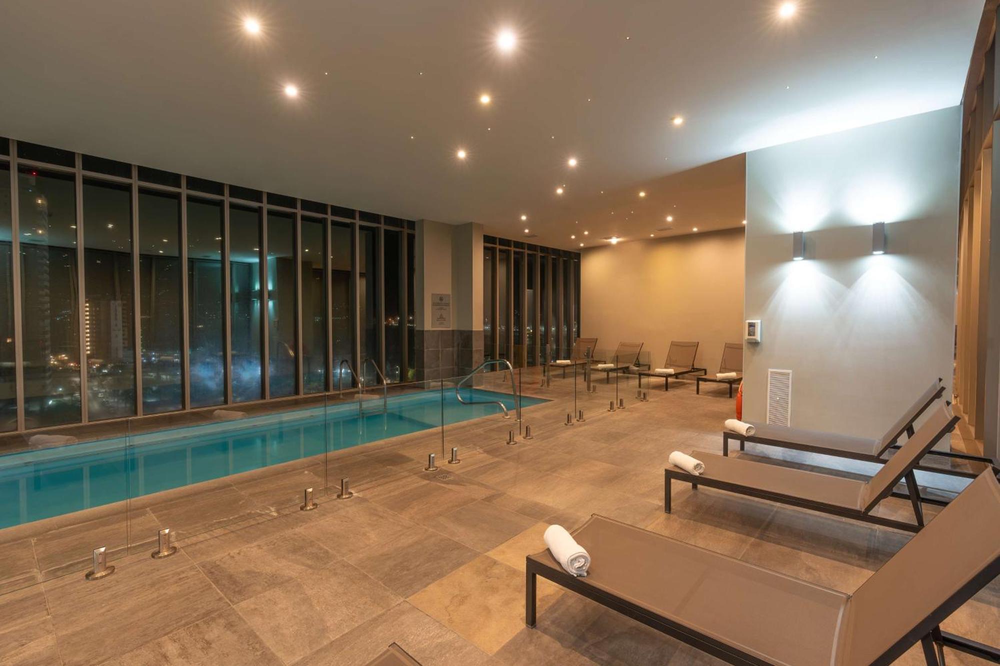 Hilton Garden Inn איקוויקה מראה חיצוני תמונה