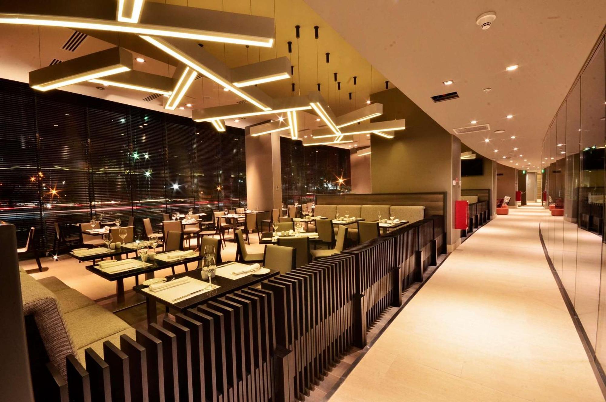 Hilton Garden Inn איקוויקה מראה חיצוני תמונה