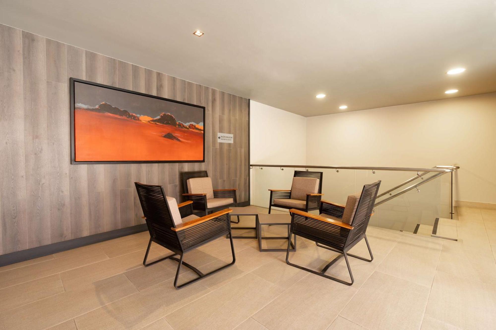 Hilton Garden Inn איקוויקה מראה חיצוני תמונה