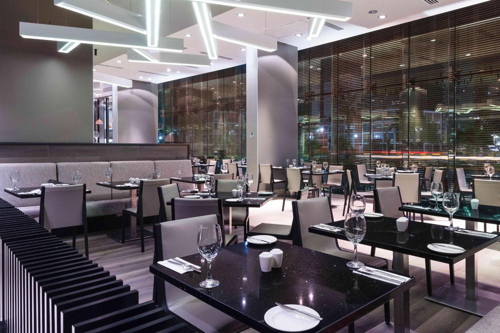 Hilton Garden Inn איקוויקה מראה חיצוני תמונה