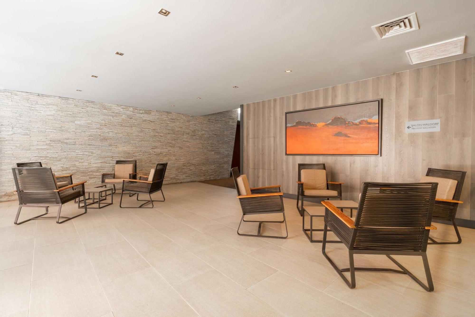 Hilton Garden Inn איקוויקה מראה חיצוני תמונה